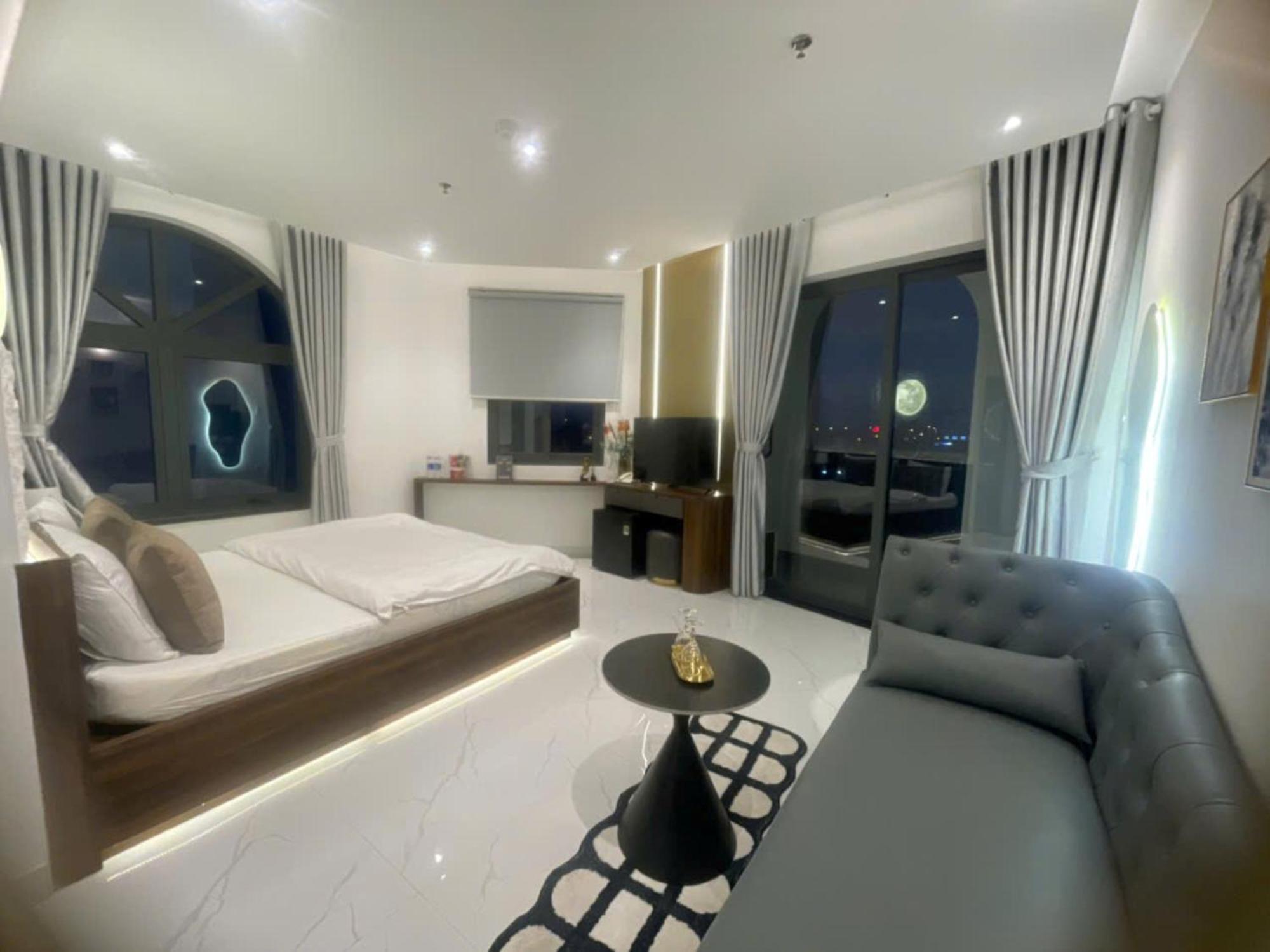 Nako Hotel *