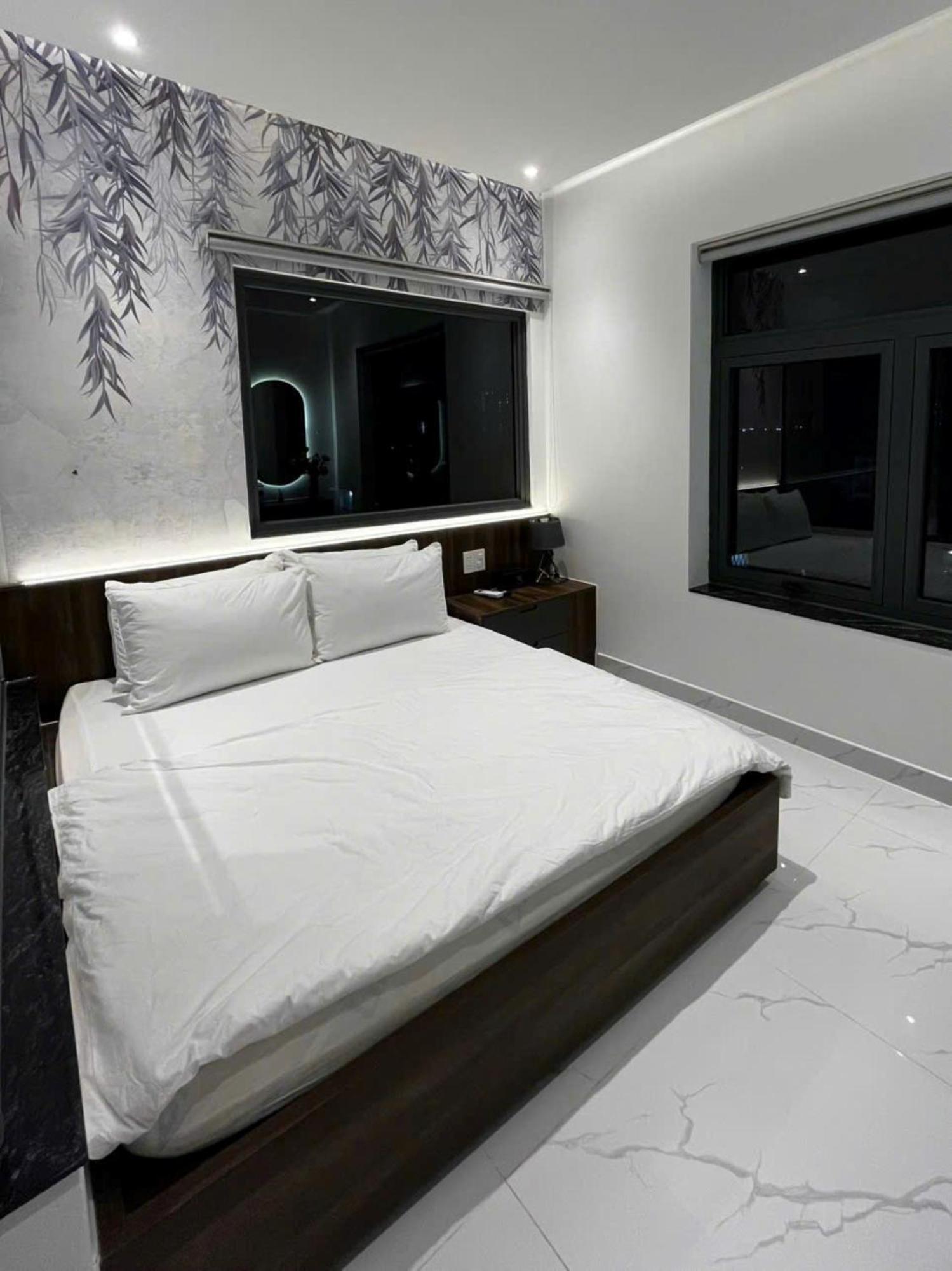 Nako Hotel *